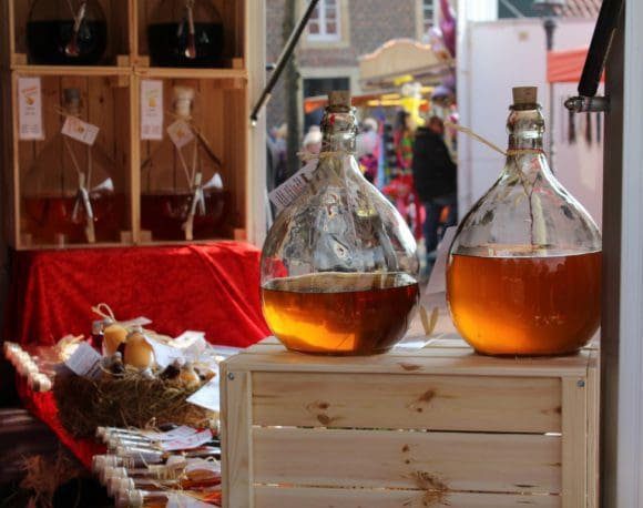 Essen und Trinken dürfen nicht fehlen wie hier die exklusiven Liköre und Aufstriche voin Fuchs in Senden