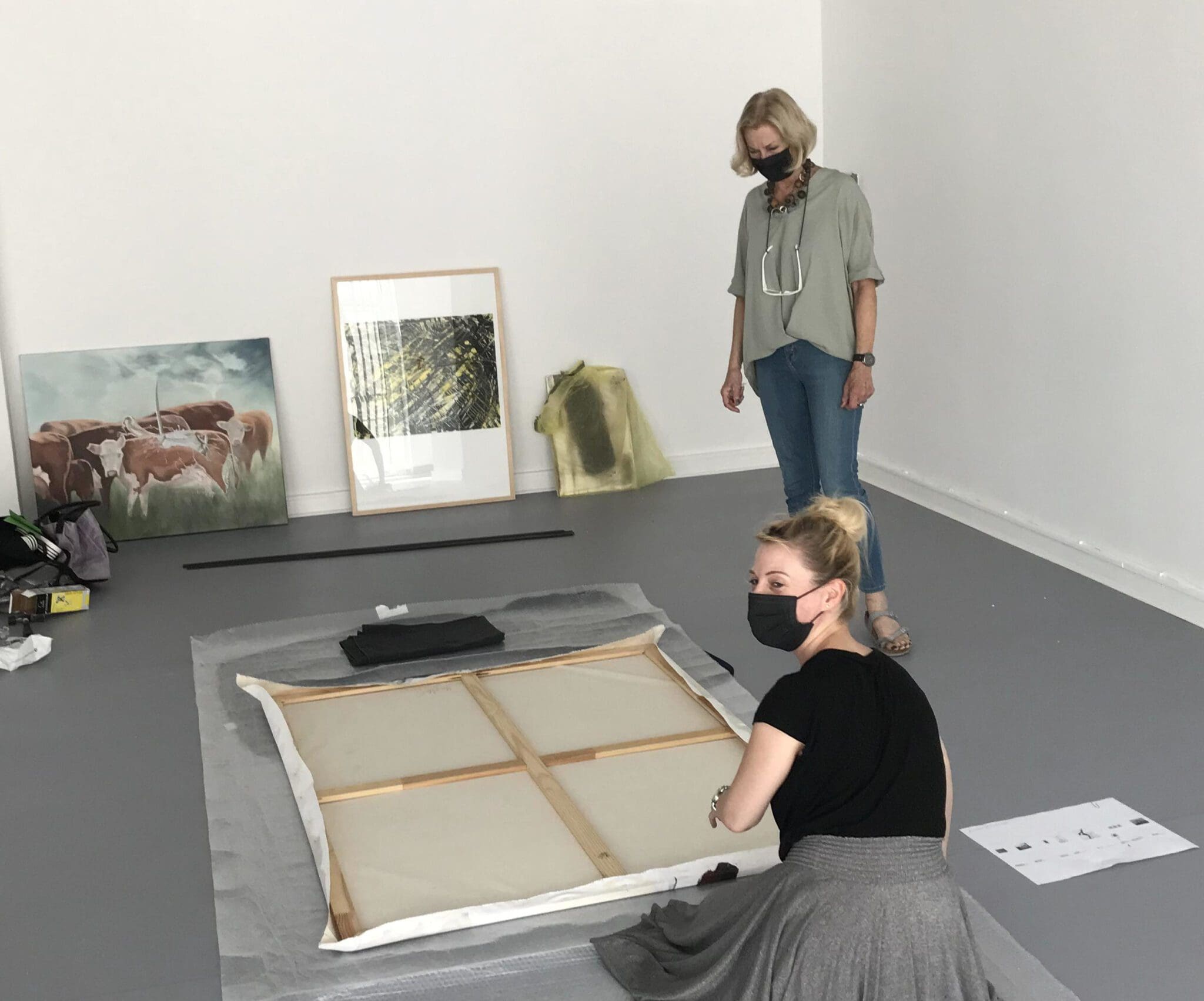 Aufbau der Ausstellung "Ver-rückt" in Siegens Städtischer Galerie Haus Seel - Foto ASK