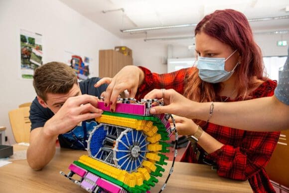 Legosteine wecken Begeisterung für Physik