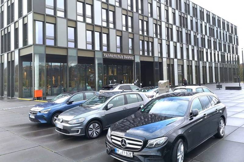 Intelligente Ladesäule für E-Autos im Test