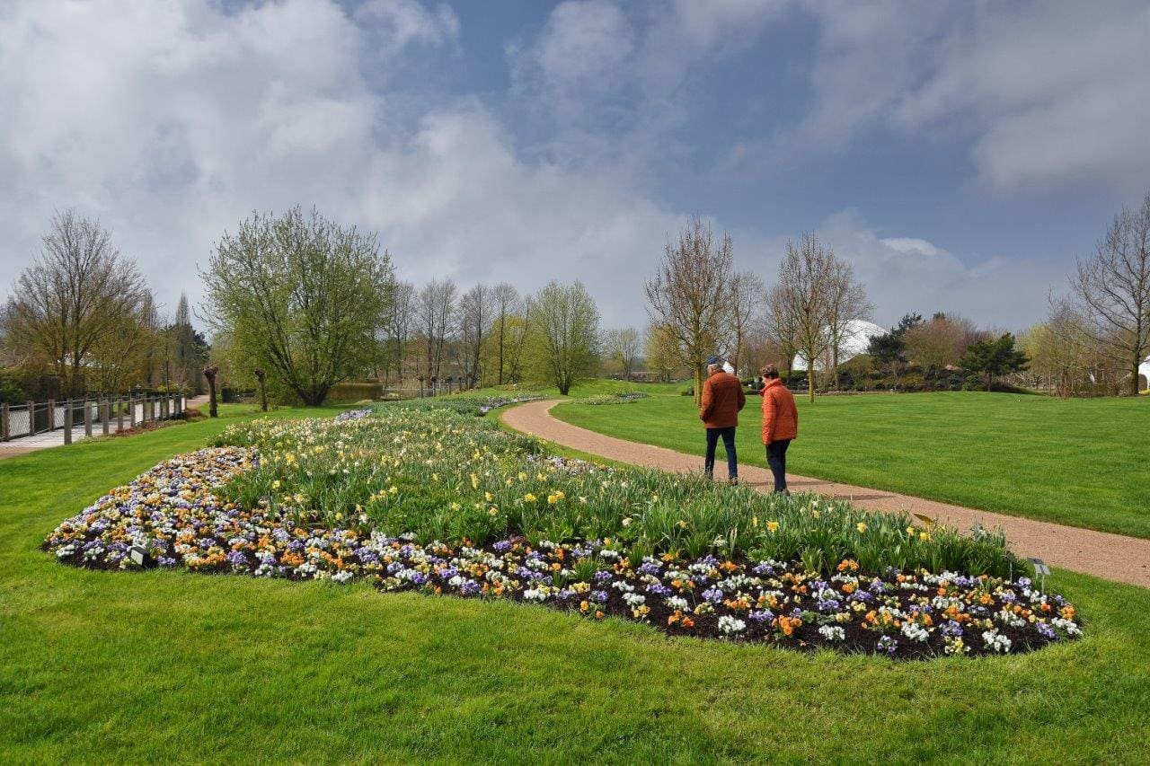 Spaziergang durch die aufblühende Gartenschau