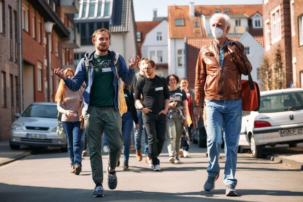 Kennenlernen bei einem kulinarischen Rundgang
