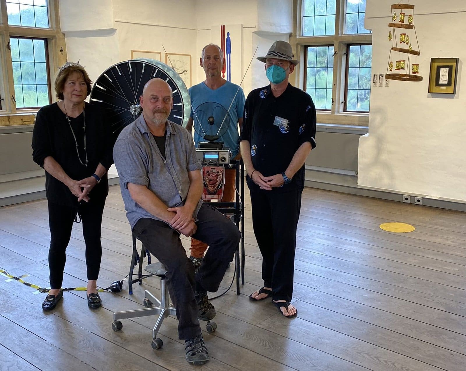 Die Ausstellung der Dortmunder Gruppe "Raum - zeit - Kapsel ist im Torhaus im Rombergpark zu sehen.