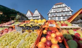 Am Sonntag, 4. September, lädt die Hansestadt Soest zum Bördebauernmarkt in die Altstadt.. Foto - Wirtschaft & Marketing Soest GmbH