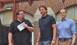 BVB-Markenbotschafter Roman Weidenfeller zu Gast auf dem UE-Campus in Iserlohn, hier zusammen mit Sportjournalist Mirko Heintz und Prof. Thomas Rieger, Professor für Sportmanagement an der UE - Foto UE