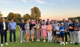 Die Tagesbesten stellten sich zum Finale der "Offenen" beim Golfclub Stahlberg in Lippetal zum Siegerfoto. Foto - GC Stahlberg