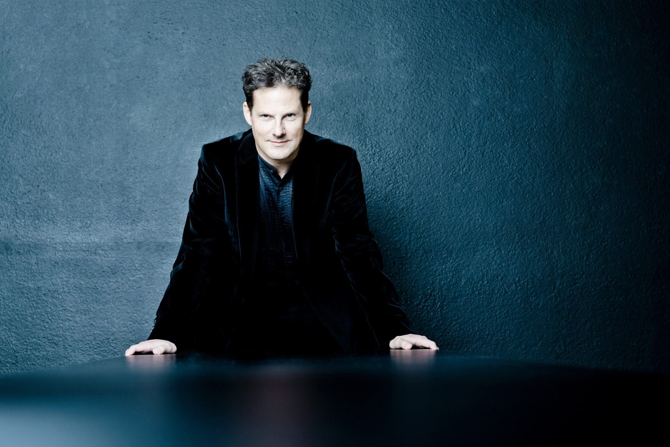 Oliver Schnyder ist Gastpianist bei den  Dortmunder Philharmonikern und spielt im Konzerthaus am 17. und 18. Januar. Foto - Marco Borggreve