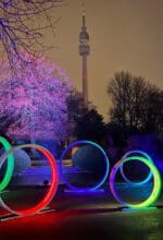 Die Ringe gehören zu den Neuinstallationen, die beim Winterleuchten im Westfalenpark eine anmutige Stimmung erzeugen. Foto - World of lights