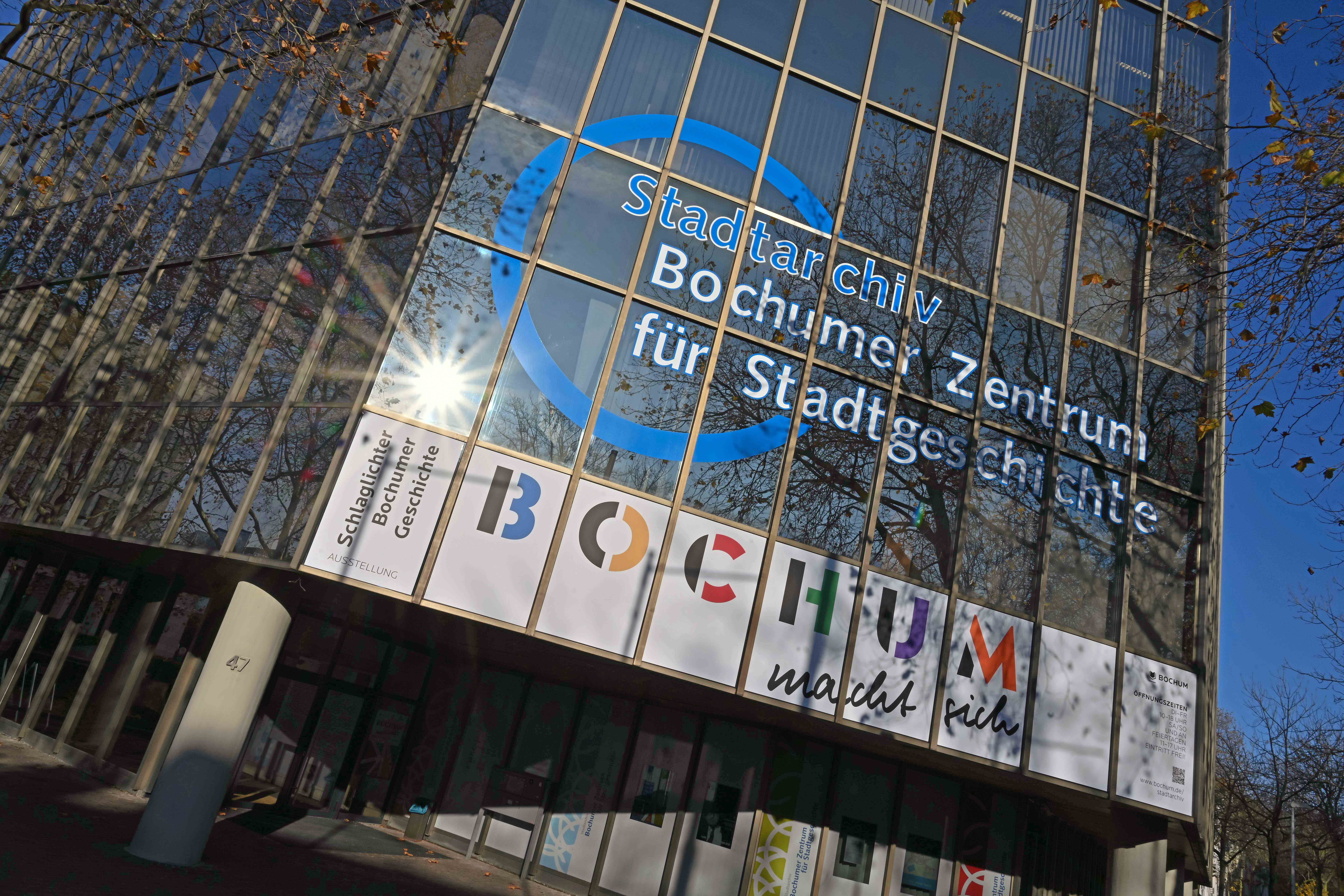 Im Stadtarchiv Bochum finden regelmäßig Vortrahsveranstaltungen statt, zu denen der Eintritt in der Regel frei ist.