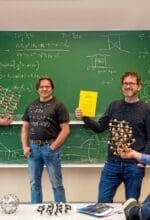 m der Uni Siegen (von links): Prof. Dr. Carsten Busse, Prof. Dr. Alexander Lenz, Dr. Thomas Reppel und Prof. Dr. Tobias Huber - Foto Uni Siegen