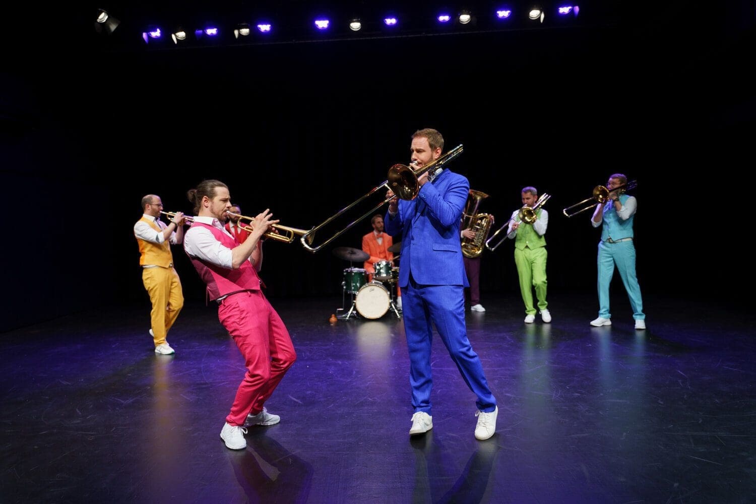s Schweizer Ensemble Unglaublech den Open-Air-Part des "Sauerland Herbst". Sommerkonzerte auf der Freilichtbühne Herdringen - Foto Sauerland Herbst